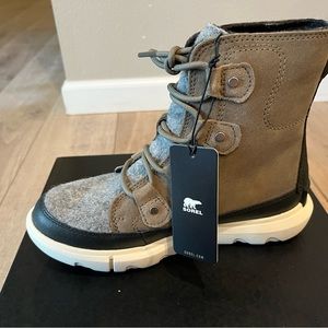 New Sorel Women’s Sage/Gray Explorer II Boots Size 6.5